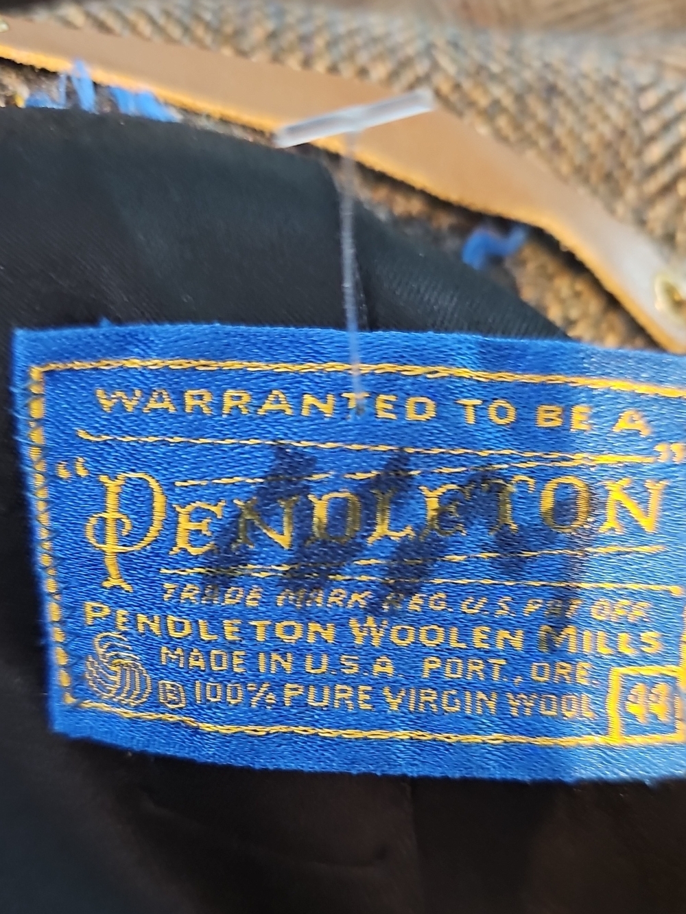 Vintage Pendleton Virgin Wool Herringbone Tweed Overcoat Car Coat Men's Size 44 - Picture 6 of 11